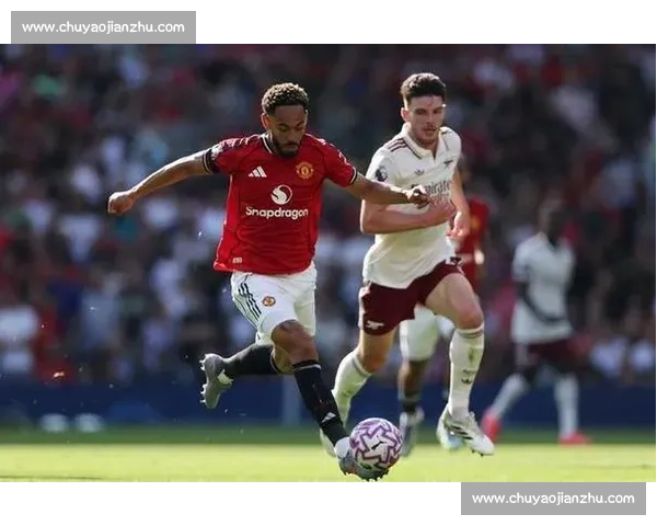 裁判视角直击！奥利塞奔袭半场破曼联，顶级速度震撼全场